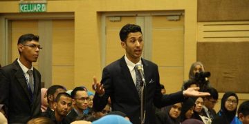 إبراهيم جلال دبلوماسي يمني